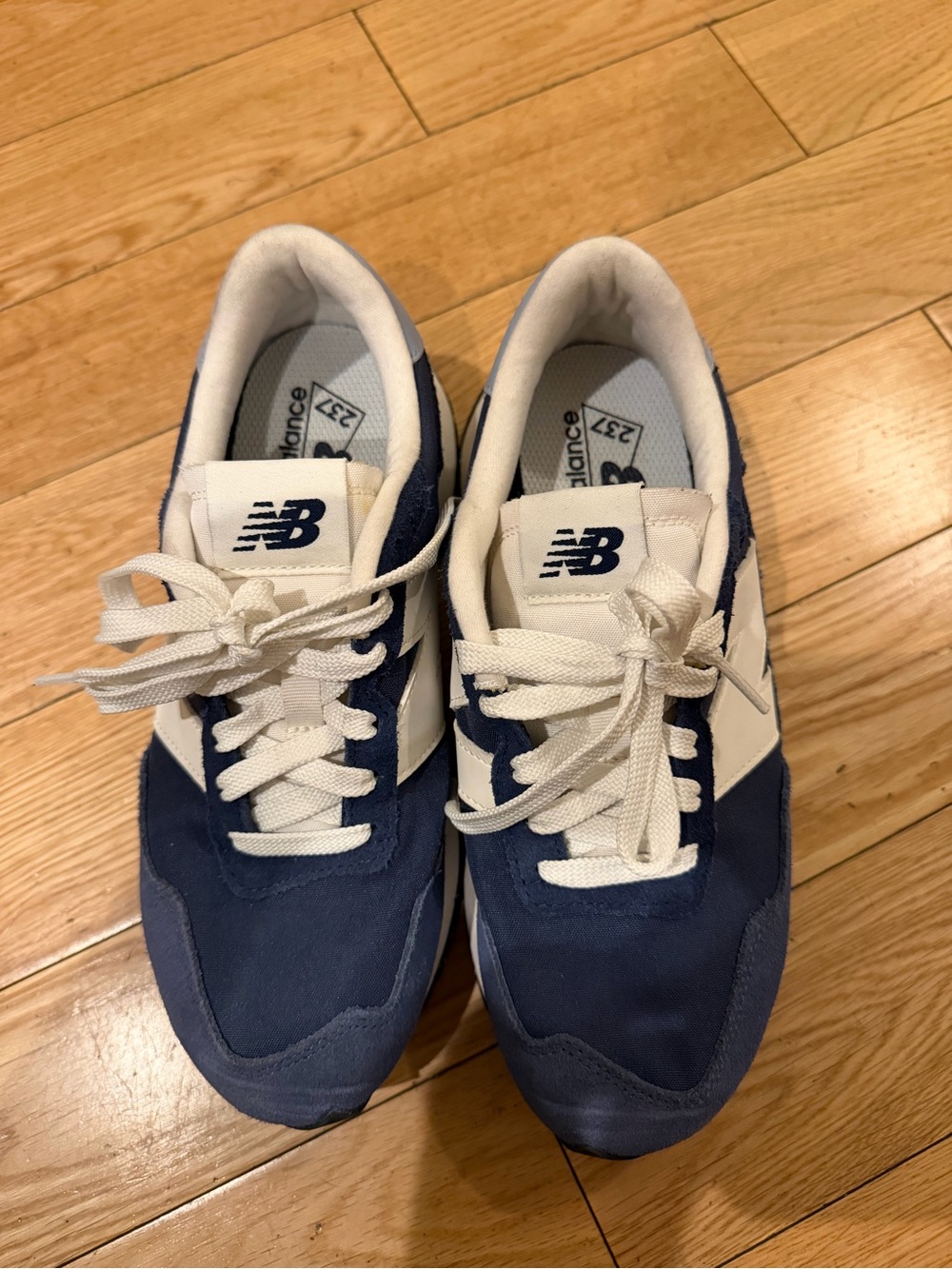New Balance Women’s Navy and White 237 size 6.5 sneakers